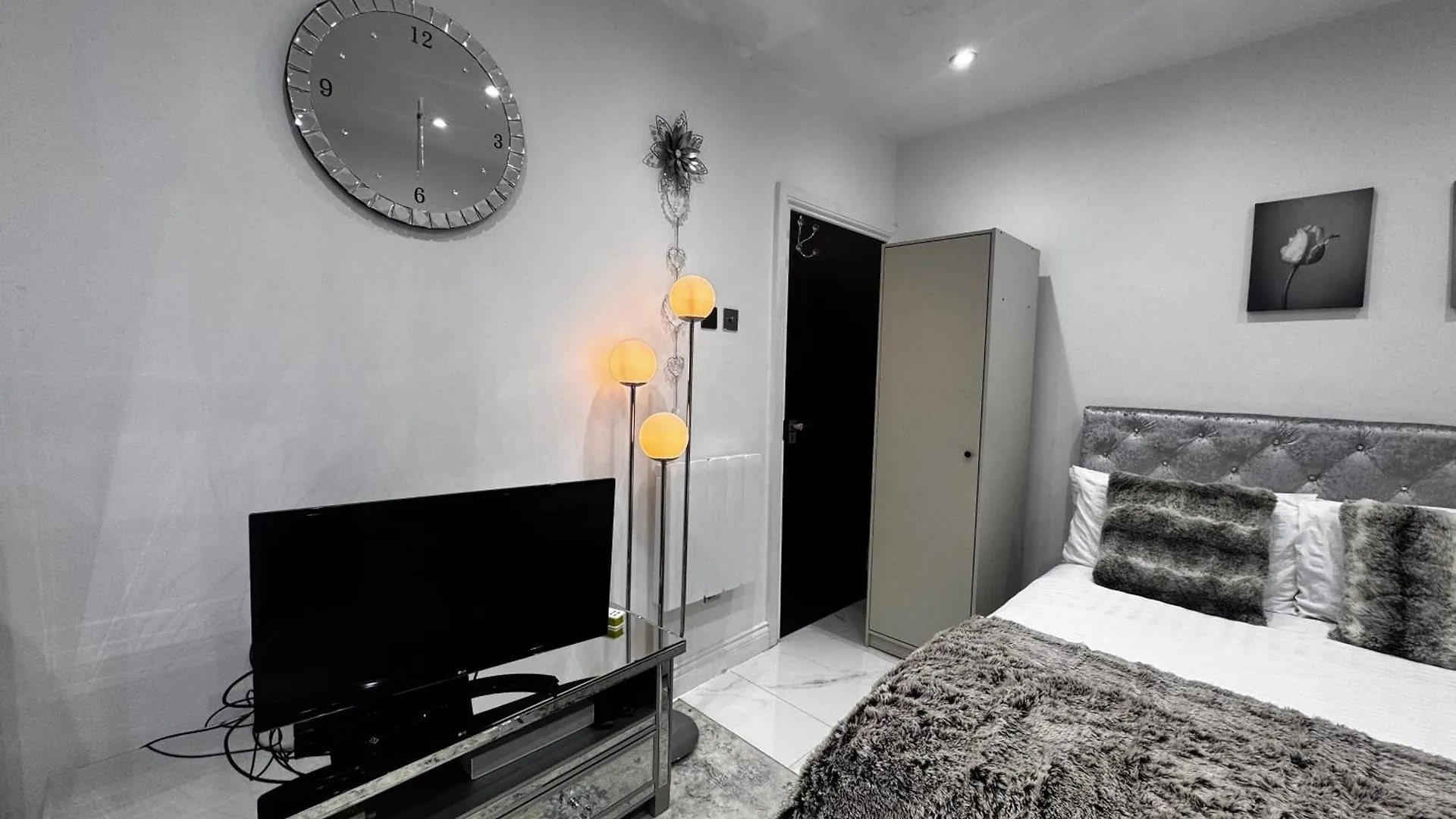 Modern One Bedroom Flat In Twickenham For Business Travelers Hanworth イギリス