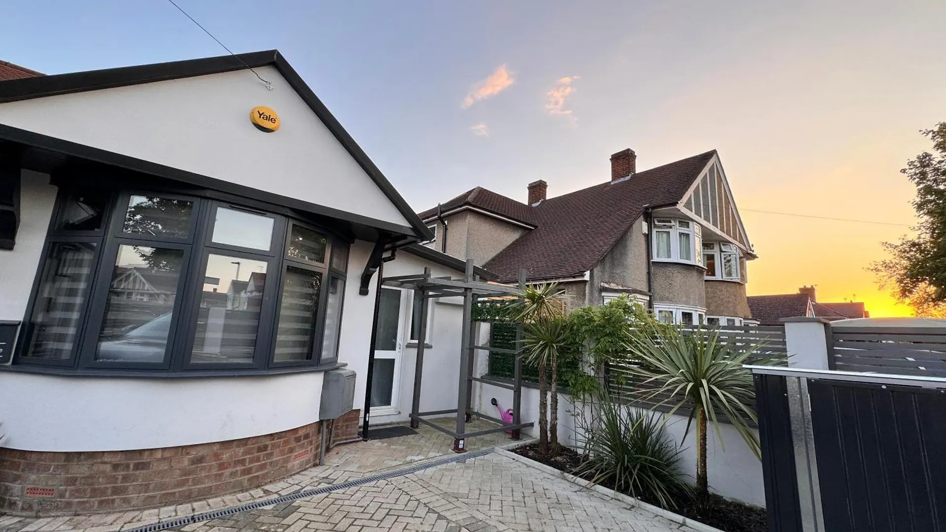 Apartment Modern One Bedroom Flat In Twickenham For Business Travelers Hanworth