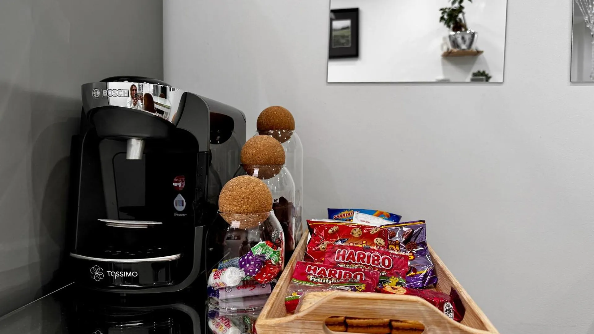 Modern One Bedroom Flat In Twickenham For Business Travelers Hanworth  Hanworth (Berkshire)